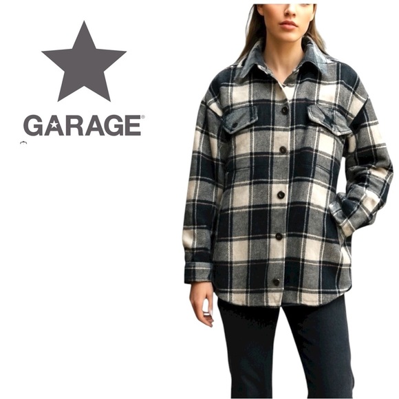 Garage Women’s Plaid Button-Up Coat. Size Large - Picture 13 of 14